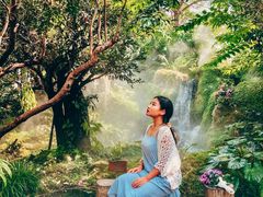 -Chom Cafe and Restaurant