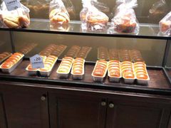 面包甜点陈列柜-红跑车(三牌楼店)