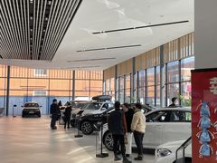 -宁波宝信宝马4S店(江北日湖店)