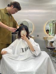 -Tloml salon