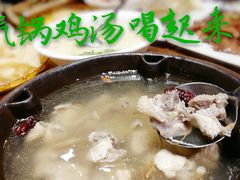 -老滇山寨•云南特色菜•地方菜•民族风情歌舞表演(金碧店)