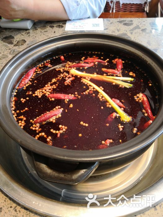 大签门香串串(新华公园直营店)经典红锅图片 - 第7张