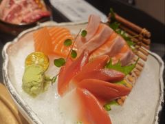 -山川小町·极番烧肉(新地假日广场店)