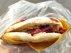 腊牛肉夹馍-杨天玉腊牛羊肉店