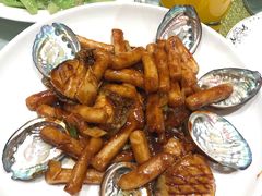 小鲍鱼炒年糕-金八仙酒店