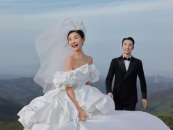 -至臻微拉婚纱摄影