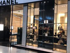 -CHANEL(戴高乐机场T 2E店)