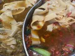 -阿瓦山寨·湘菜现炒·剁椒鱼头王(咸阳总店)
