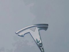 -TESLA 特斯拉(上海太古汇体验店)