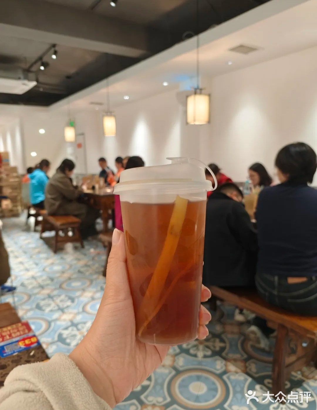 广州本地人告诉游客:煲仔饭去这家！避开网红店