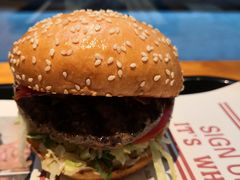 -The Habit Burger Grill 哈比特汉堡(复兴soho店)