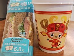 -全家便利店(宜山路站店)