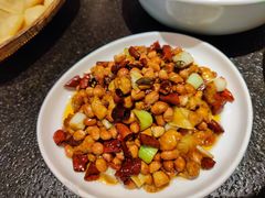 -万重锦·人文川菜馆(骡马市店)