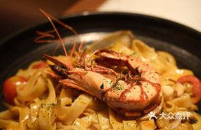 Wide Vermicelli with Tom Yum Sauce