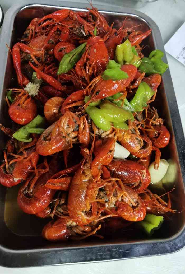 徐氏汉东龙虾烧烤(丰庄店)-"约饭,本来有一位小朋友在兴高采烈地玩