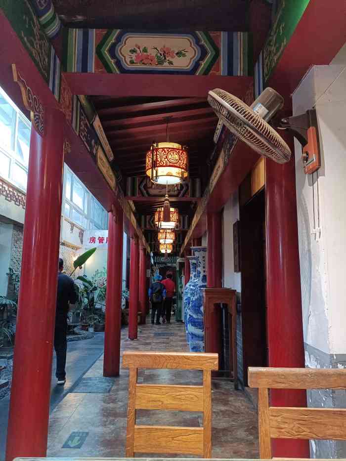 会仙楼饭庄(省府东街店)-"味道不错,就是卫生条件一般,游客也比较多.