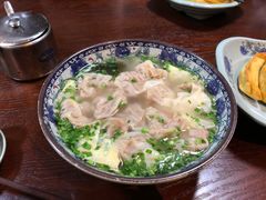 三鲜牛肉馄饨-老新隆牛肉锅贴(新街口店)