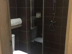 -西安大雁塔科技大学地铁站亚朵酒店