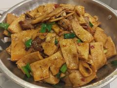 -江城燕子大排档(江汉路步行街店)