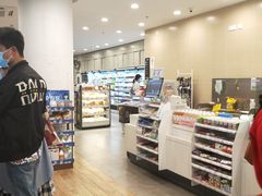 -全家便利店(上海南站站店)