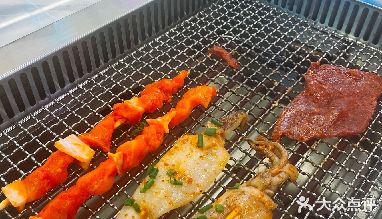 自助烧烤[点赞]大口吃肉中[色]