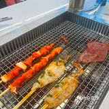自助烧烤[点赞]大口吃肉中[色]