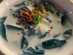 蓝色妖姬-包工仔·牛杂自助放题