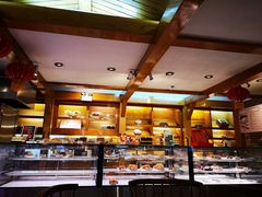 面包甜点陈列柜-丽都DELICATESSEN熟食店