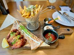 -Mark&Mars Restaurant