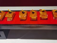 壹品香酥片皮鸭配鲟鱼子（两吃）-艋舺·台湾小馆老字号(平安悦坊店)