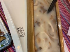 -香巴拉云南餐厅(华莱坞店)