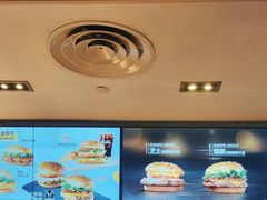 -麦当劳(汉口火车站候车室店)