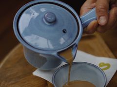 煮奶茶-彳亍咖啡·这里(水湾路店)