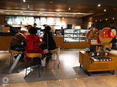 大堂-星巴克(静安嘉里中心B2店)