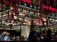 -FOUR PLAY BAR
