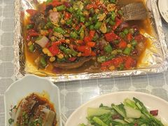 东巴烤鱼-小厨子私房菜·云南美食店