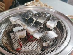 -围炉肉舍•炭烤活鳗•丹东海鲜烤肉(步行街店)