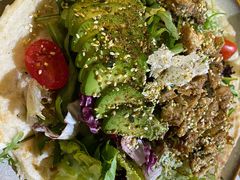 照烧鸡肉配牛油果拉法沙拉-HELLO 27 意面·沙拉·帕尼尼