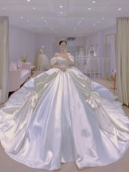 -拉瑞娜LaReine婚纱礼服高级定制