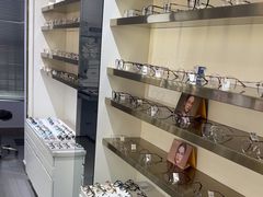 -视野联行眼镜•蔡司•依视路(温江店)
