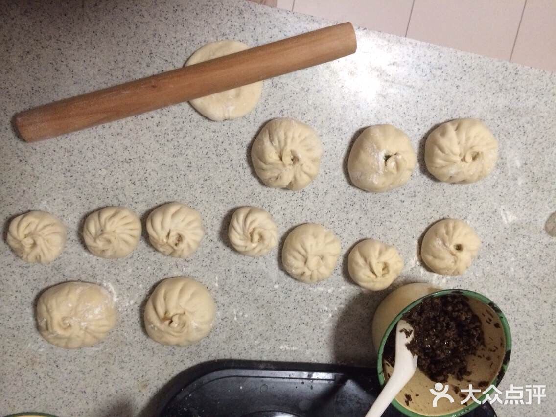 自制芽菜肉包子做法