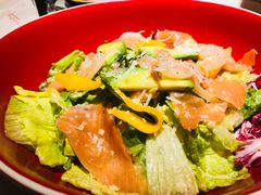 三文鱼大虾海鲜沙拉-西堤厚牛排(王府井店)