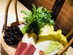 -余欢领鲜火锅(新街口店)