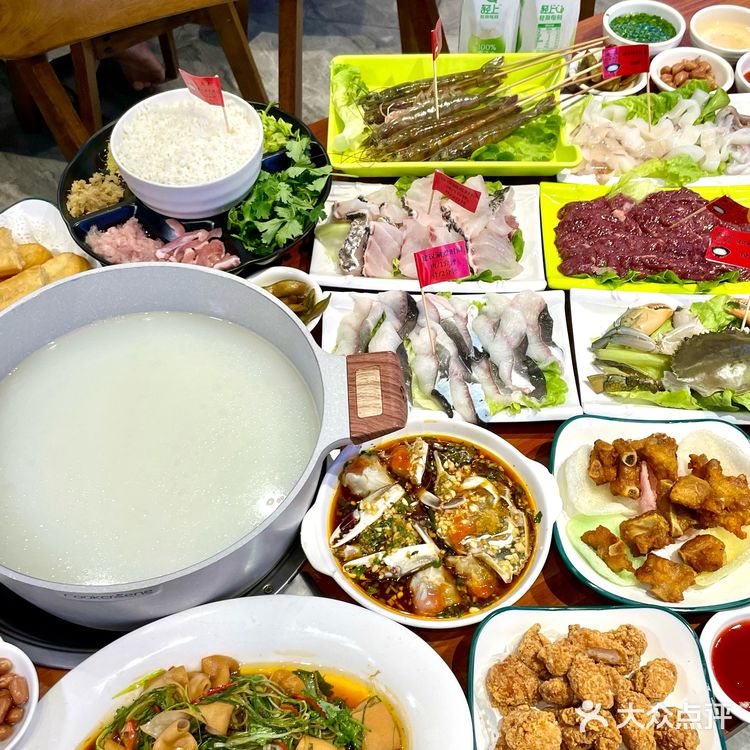 在汕头！夜宵不二之选——粥底火锅！！