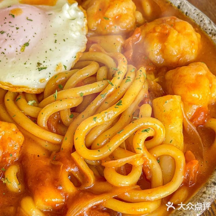 满口浓郁🍳番茄咖喱虾滑乌冬面🍜厚油脂拿铁