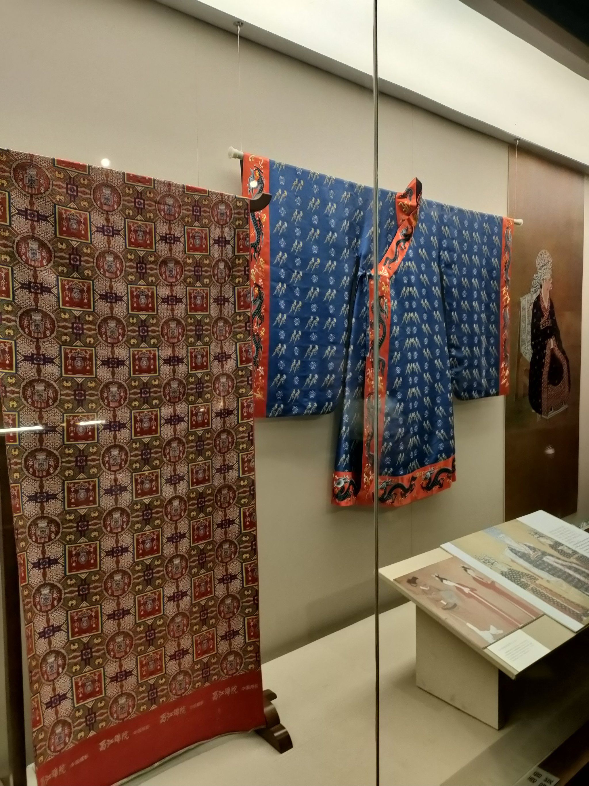 成都织锦织绣博物馆,里面的展品非常漂亮
