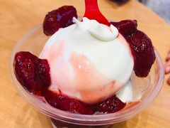 标准杯草莓圣代-DQ·蛋糕·冰淇淋(苏州中心店)