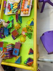 -菠萝树益智玩具体验馆(江南万达广场店)