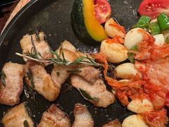 菠萝烤黑猪肉-Fuzzy Bistro 浮几韩餐·茶酒馆