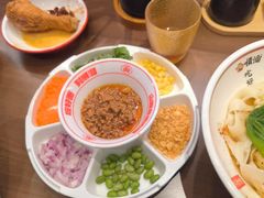 -顺溜·手工刀削面·黑金店(铜锣湾店)
